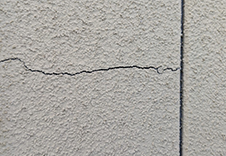 外壁のひび割れ