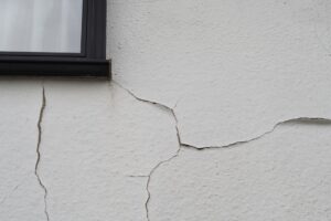 外壁のひびわれ