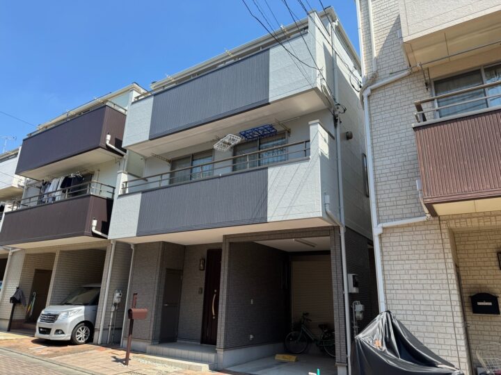 《足立区　外壁遮熱塗装・屋根カバー工事》