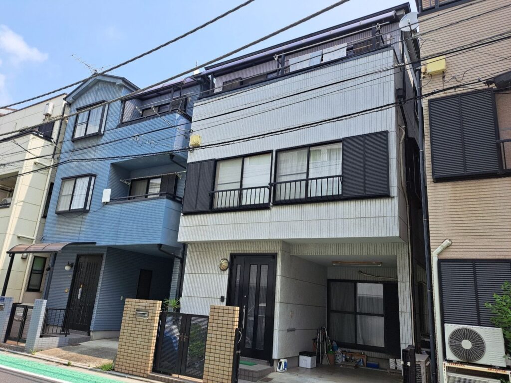 《足立区　屋根カバー工法・外壁塗装工事》