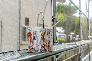 現場塗料缶の写真